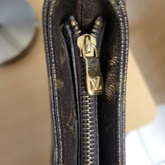 Louis Vuitton Looping GM Monogram Shoulder Tote Bag - Picture 3 of 7